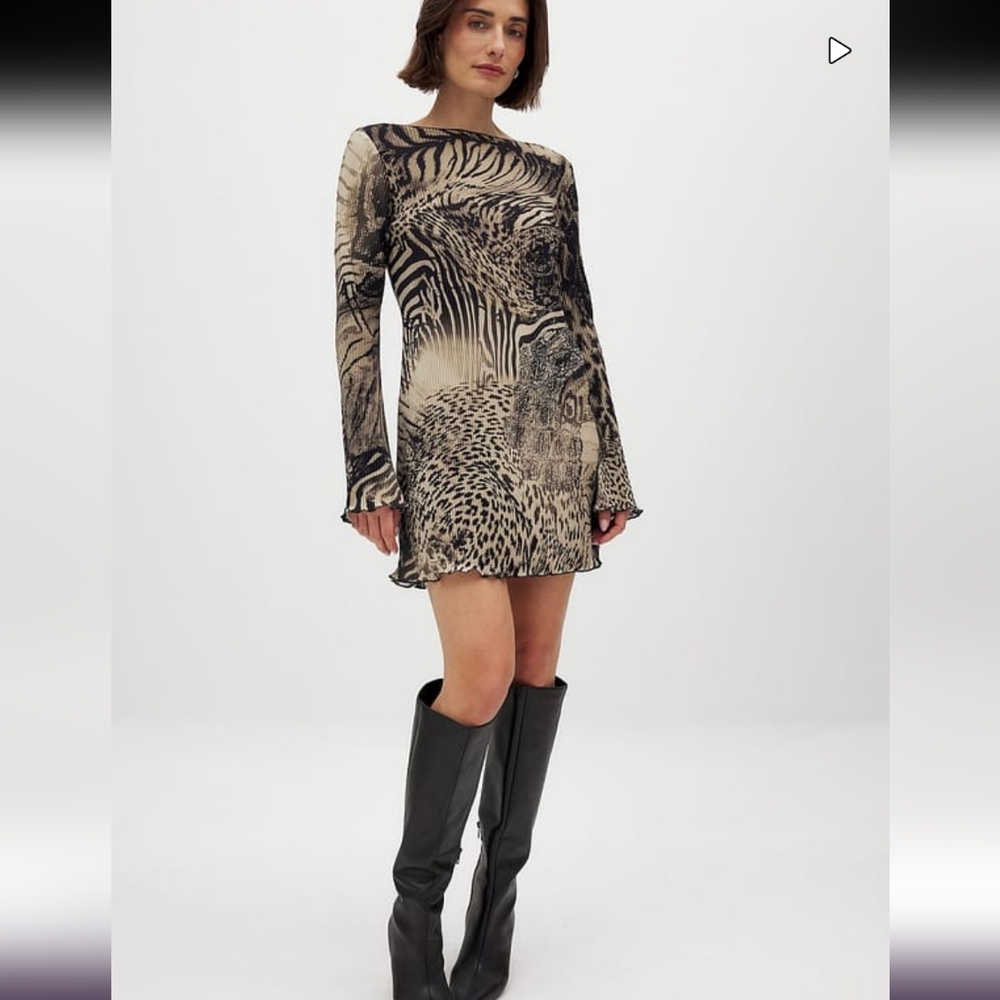 NWT NA-KD Animal Print long Sleeve Dress